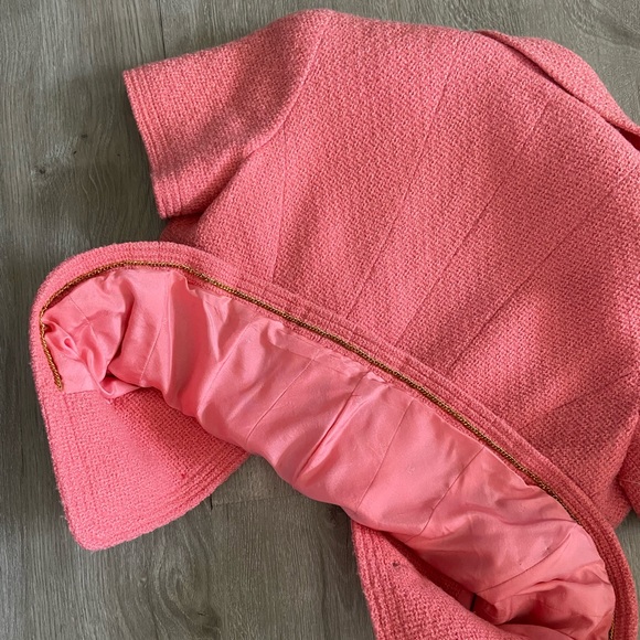 SOLD-Authentic Vintage Chanel tweed jacket size xs - Picture 2 of 16